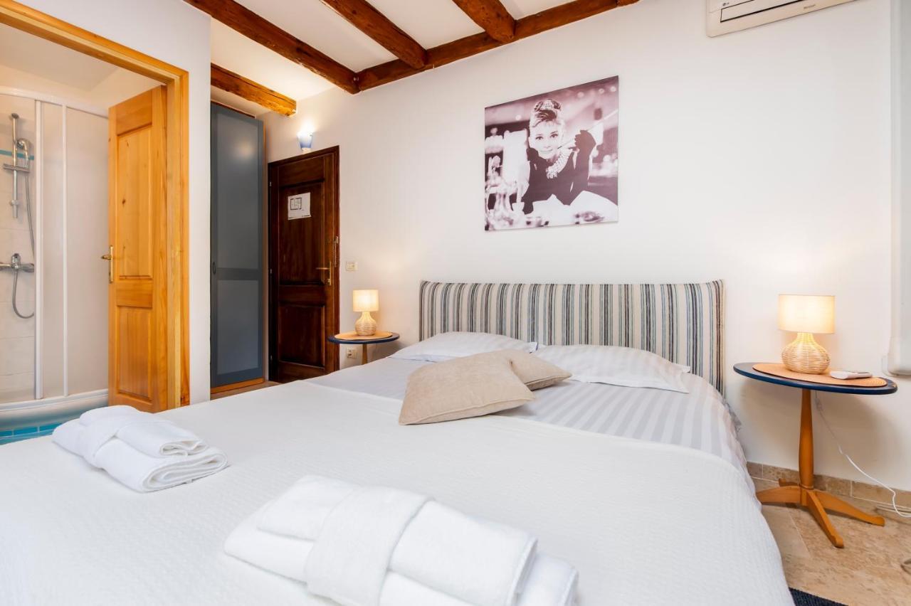 Revera Rooms โรวีน ภายนอก รูปภาพ